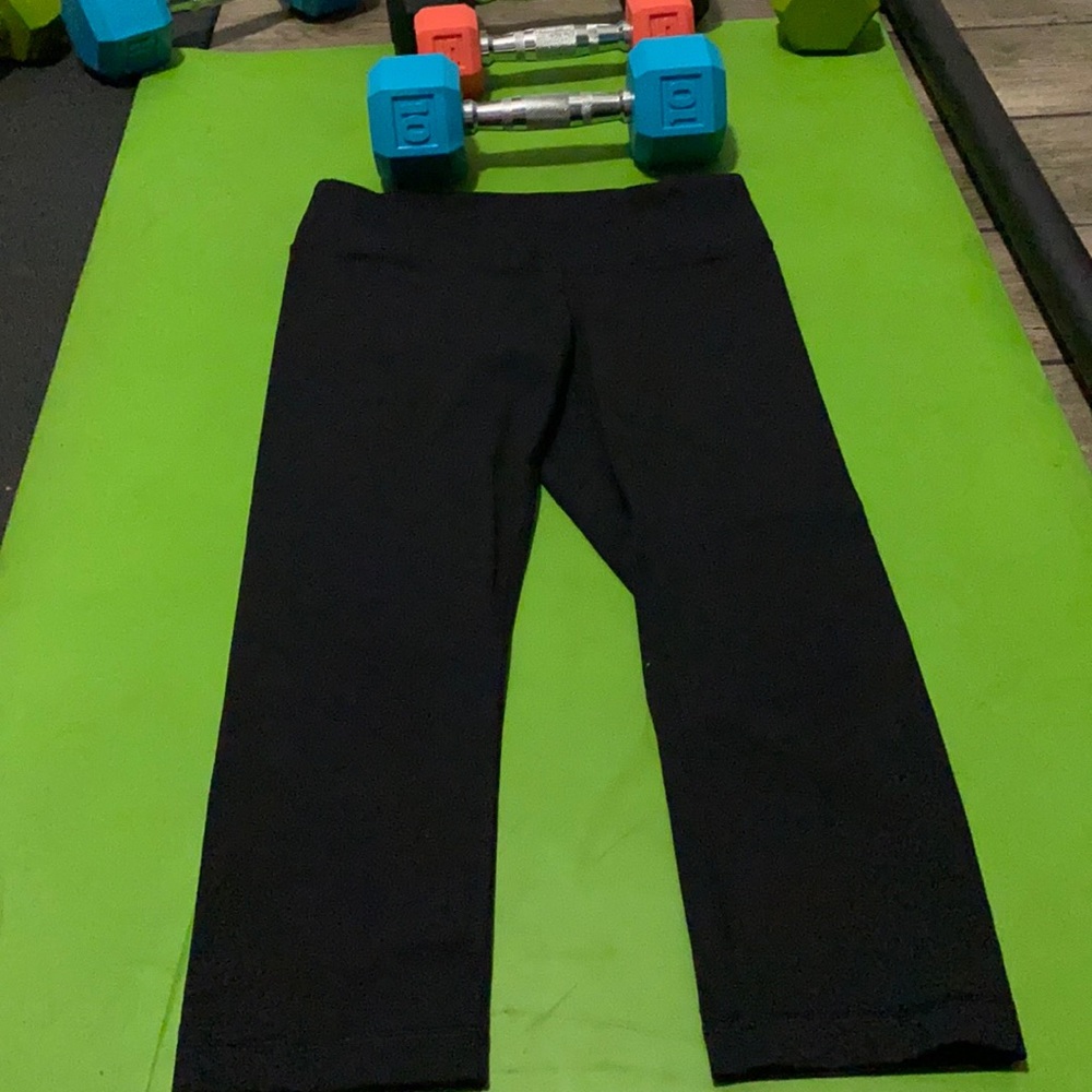 Lululemon crops